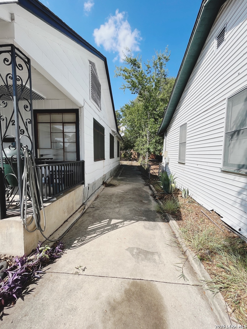 209-211 Shadwell Drive San Antonio TX 78228