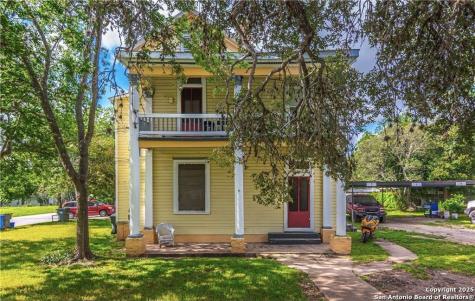 311 E Live Oak Street Seguin TX 78155