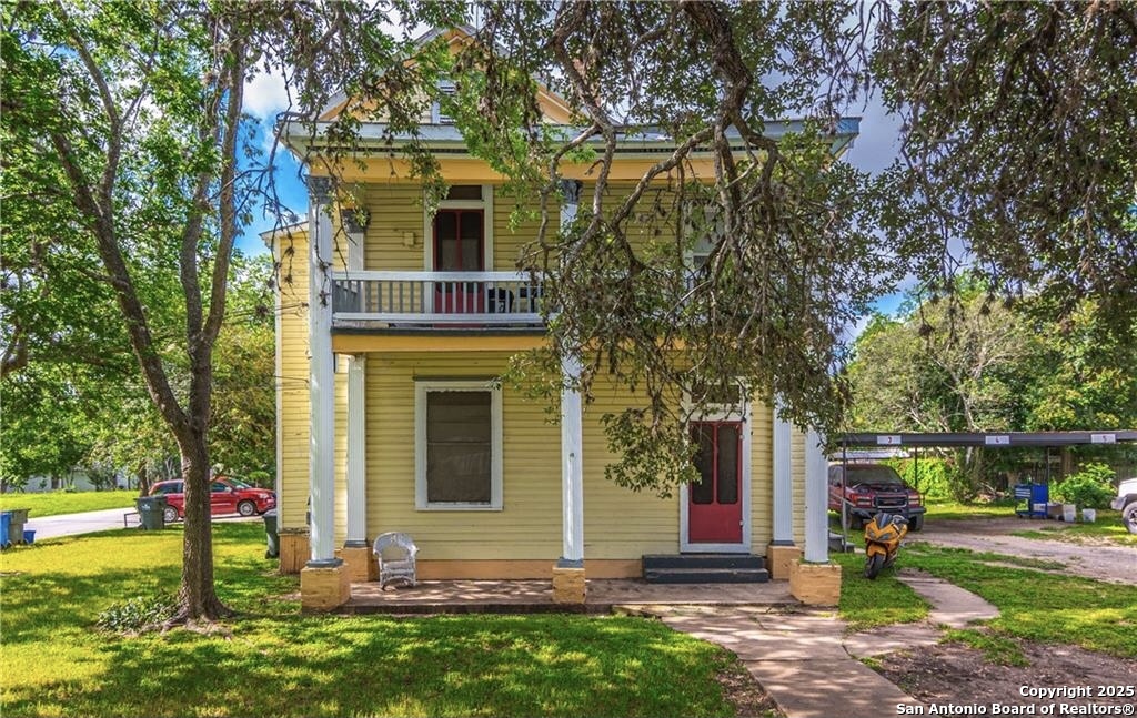 311 E Live Oak Street Seguin TX 78155