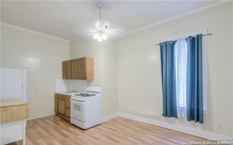 311 E Live Oak Street Seguin TX 78155