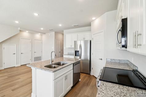 7224 Magnolia Creek San Antonio TX 78252