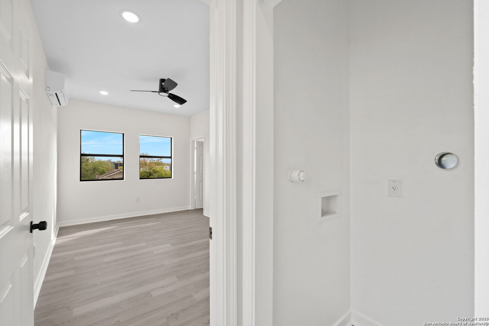 627 S Olive St, #102, 202 San Antonio TX 78203