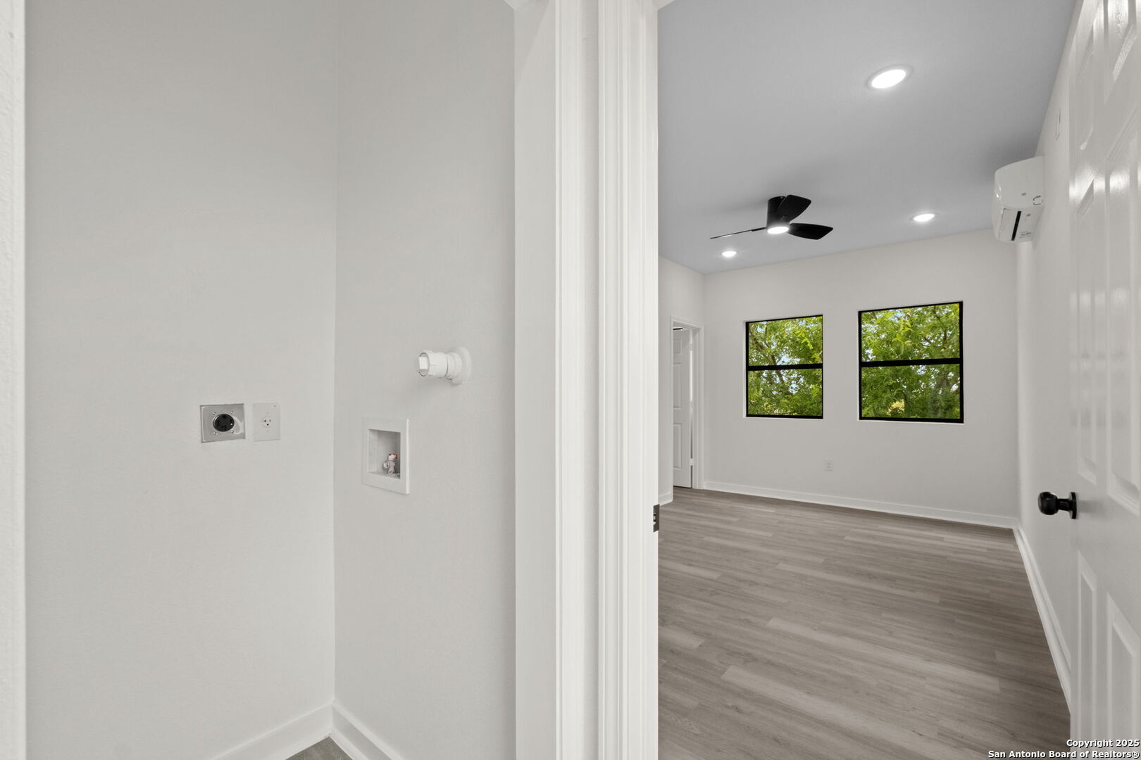 627 S Olive St, #102, 202 San Antonio TX 78203
