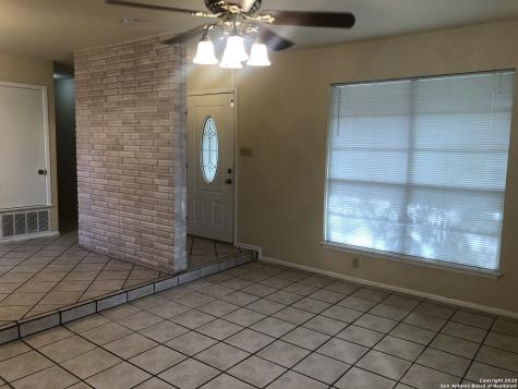 5633 & 5635 Walzem Road Windcrest TX 78218