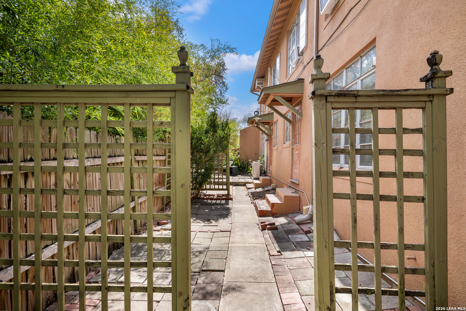 111 Grandview Place Alamo Heights TX 78209
