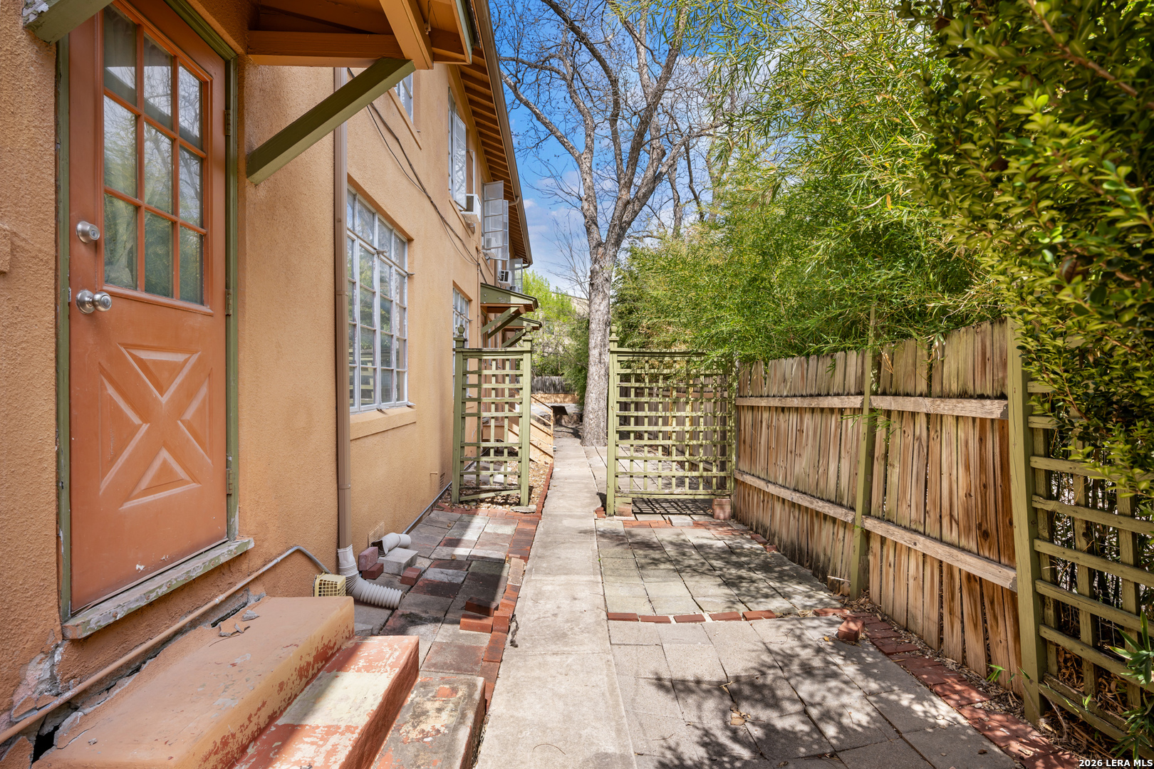 111 Grandview Place Alamo Heights TX 78209