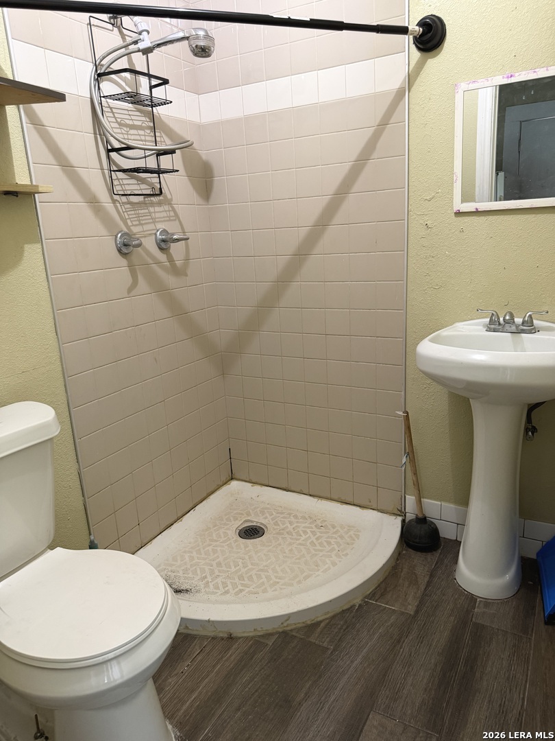 2826 Roselawn Road San Antonio TX 78226