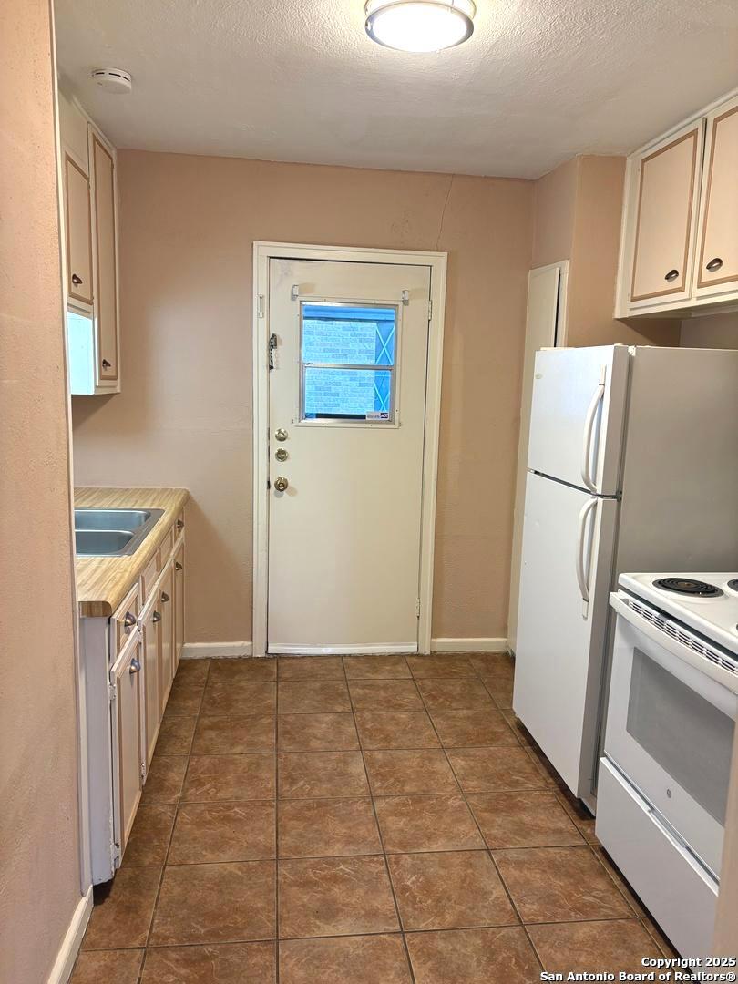 210 E Lullwood Avenue San Antonio TX 78212
