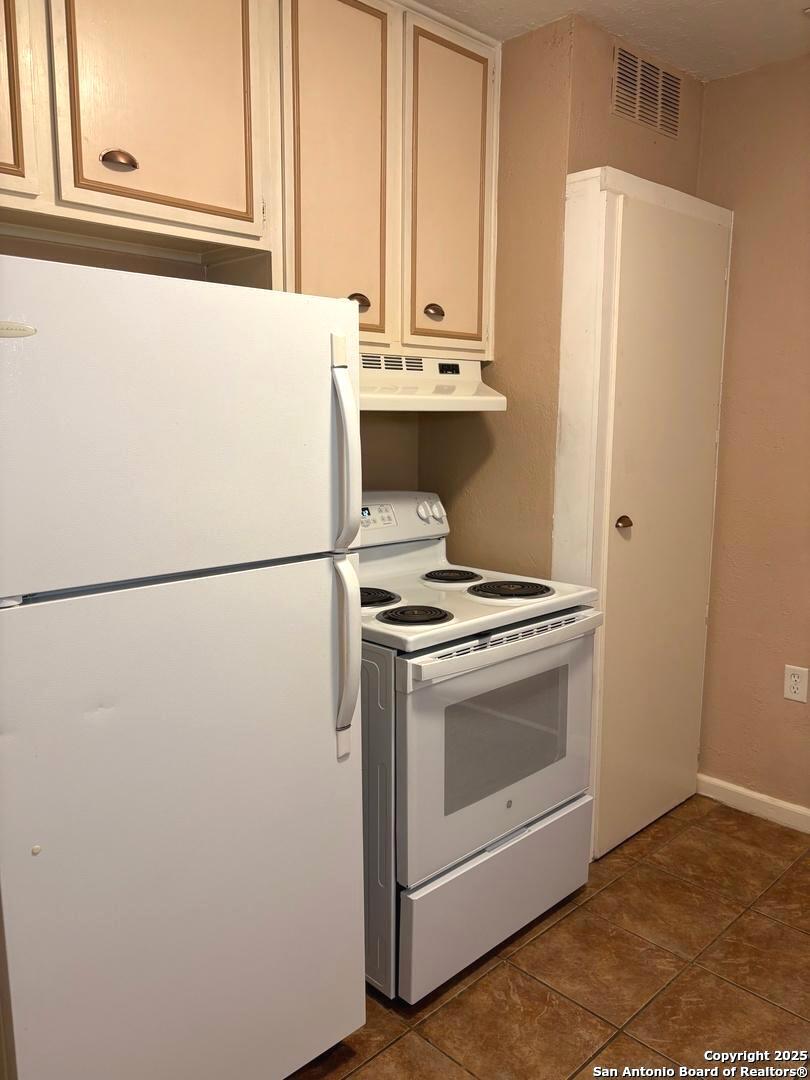210 E Lullwood Avenue San Antonio TX 78212