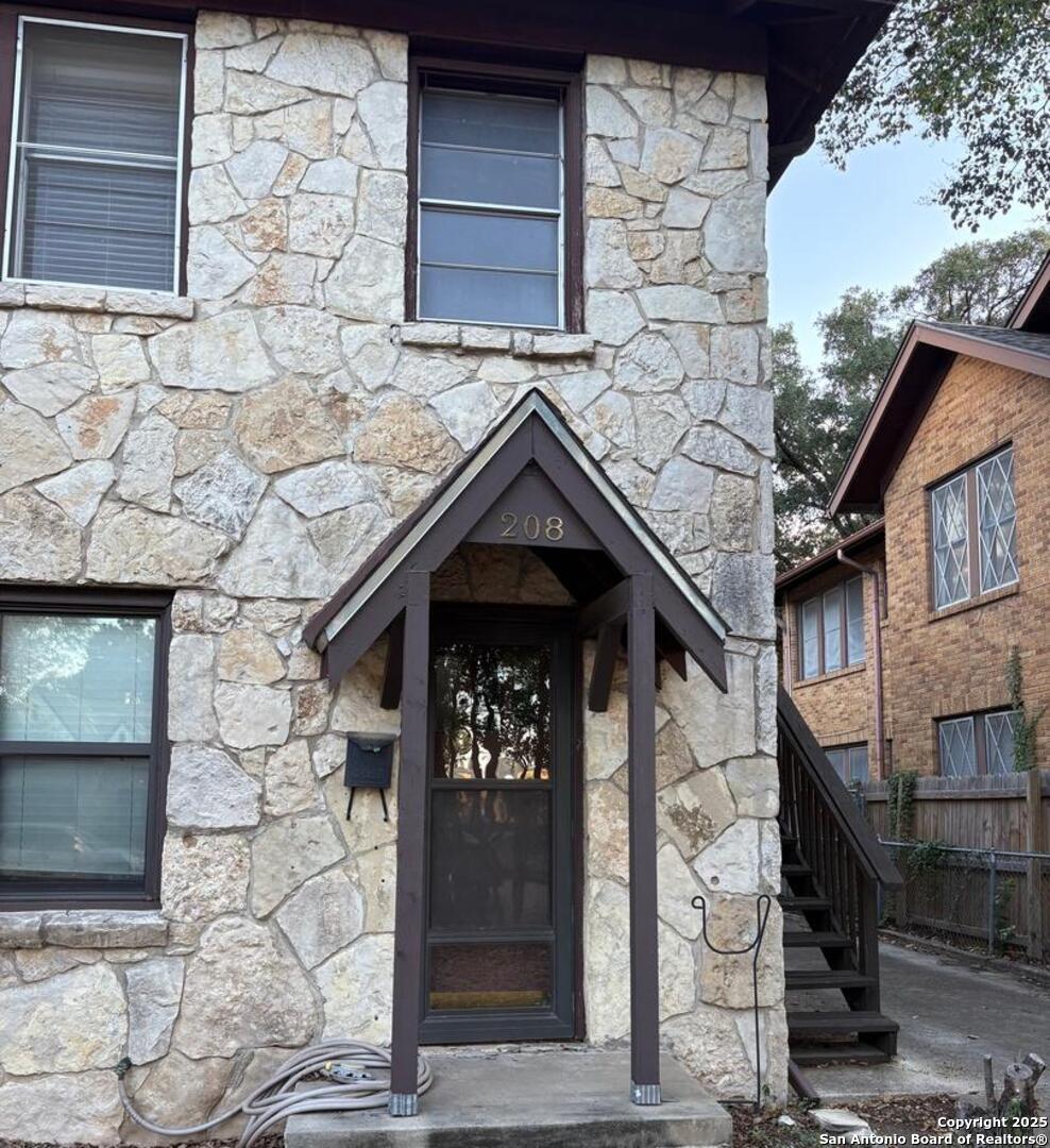 210 E Lullwood Avenue San Antonio TX 78212