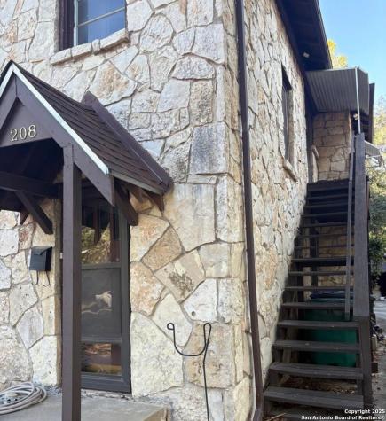 210 E Lullwood Avenue San Antonio TX 78212