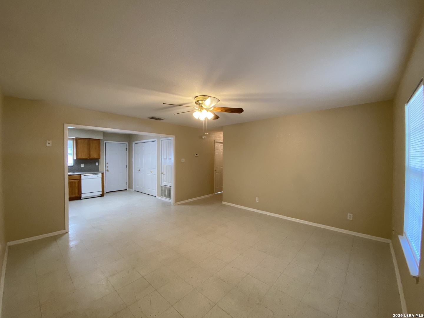 1207 & 1209 W Goodwin Street Pleasanton TX 78064