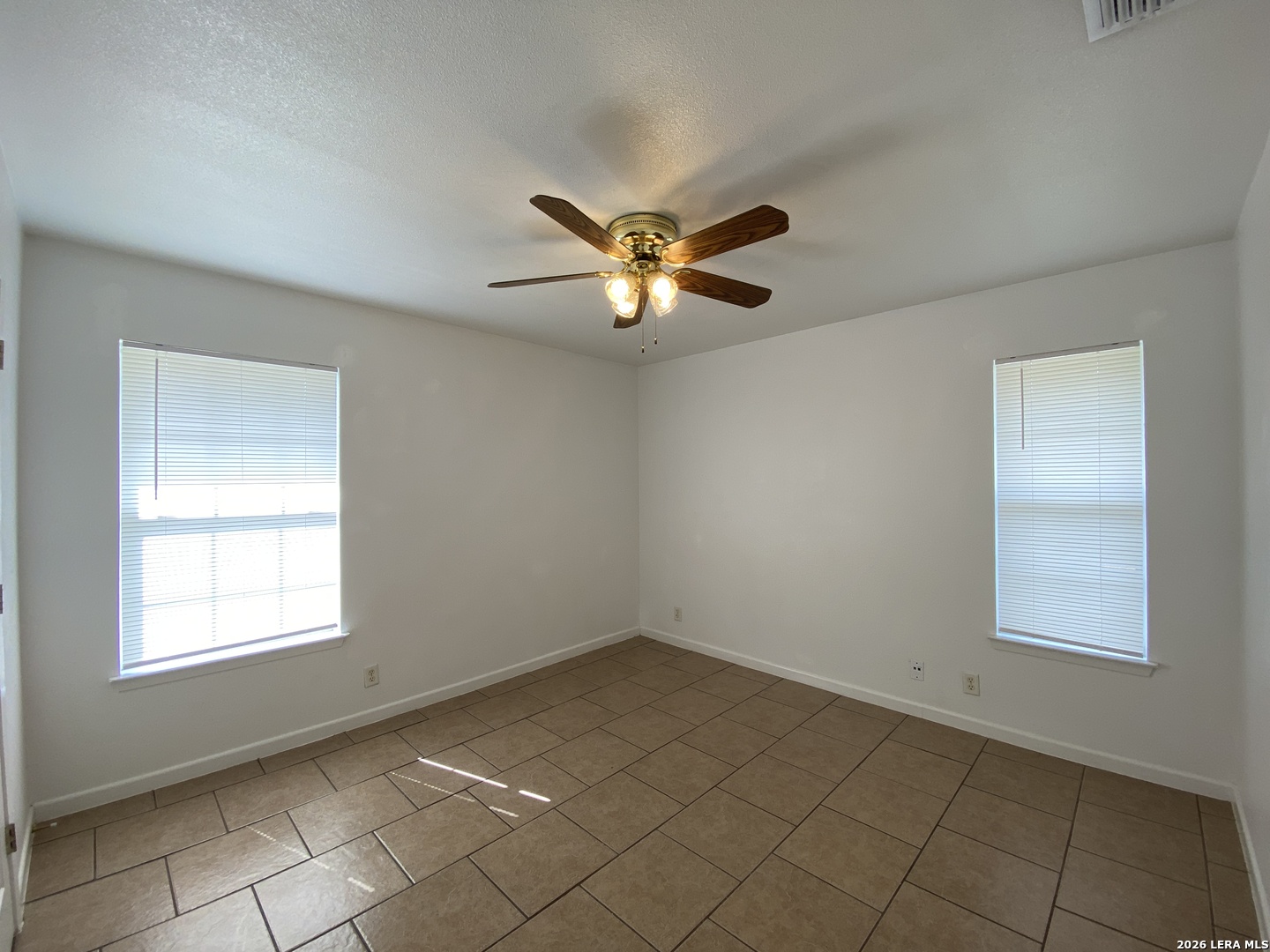 1207 & 1209 W Goodwin Street Pleasanton TX 78064