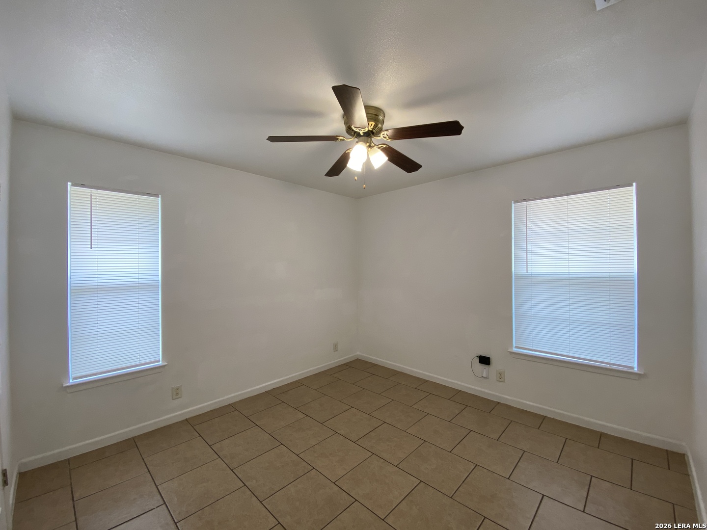 1207 & 1209 W Goodwin Street Pleasanton TX 78064