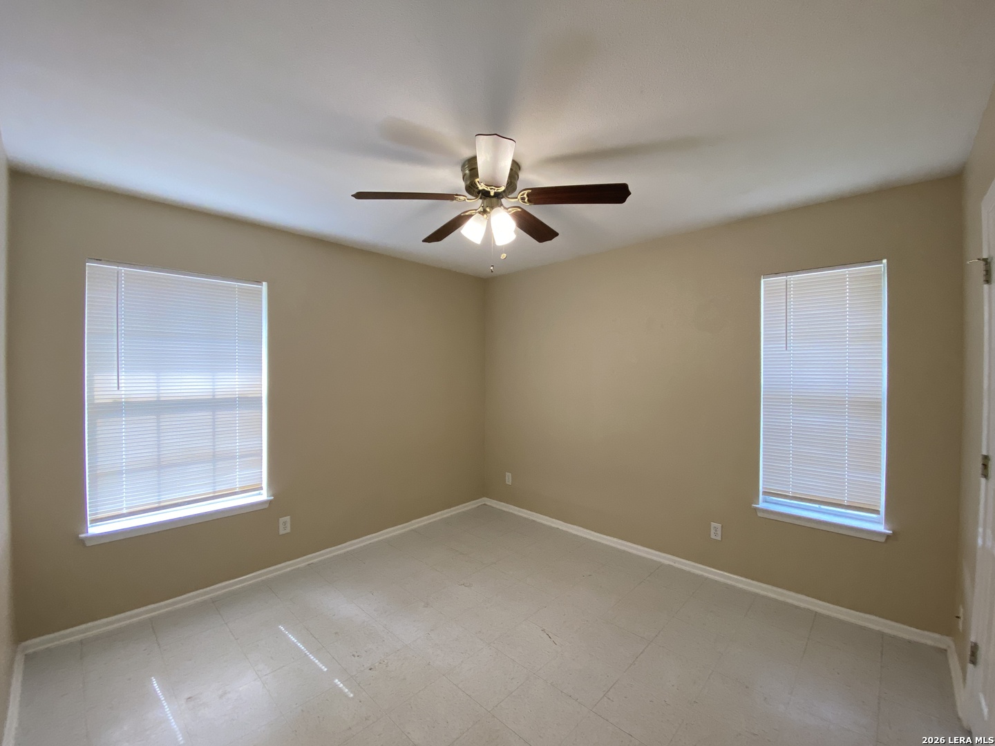 1207 & 1209 W Goodwin Street Pleasanton TX 78064