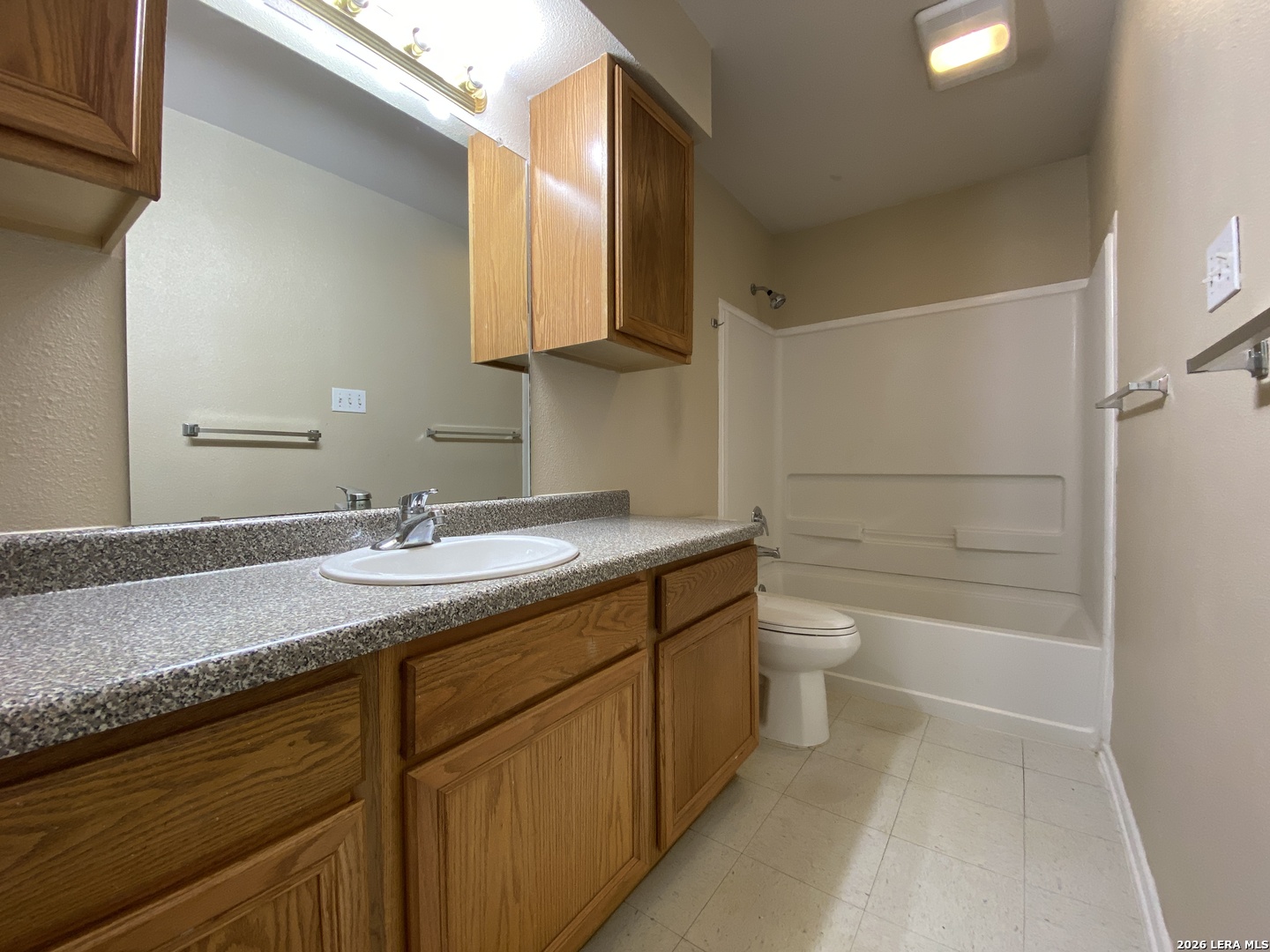 1207 & 1209 W Goodwin Street Pleasanton TX 78064