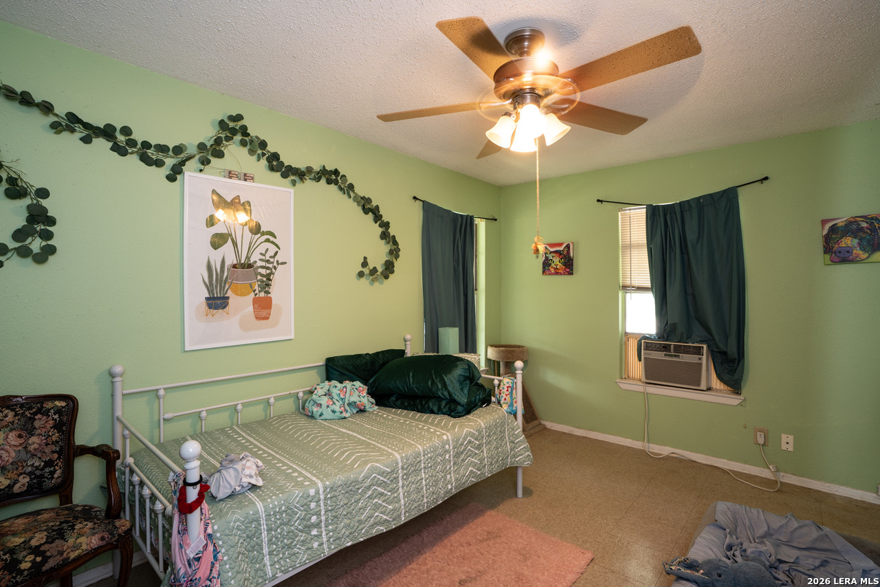 300/302 Koch Schertz TX 78154
