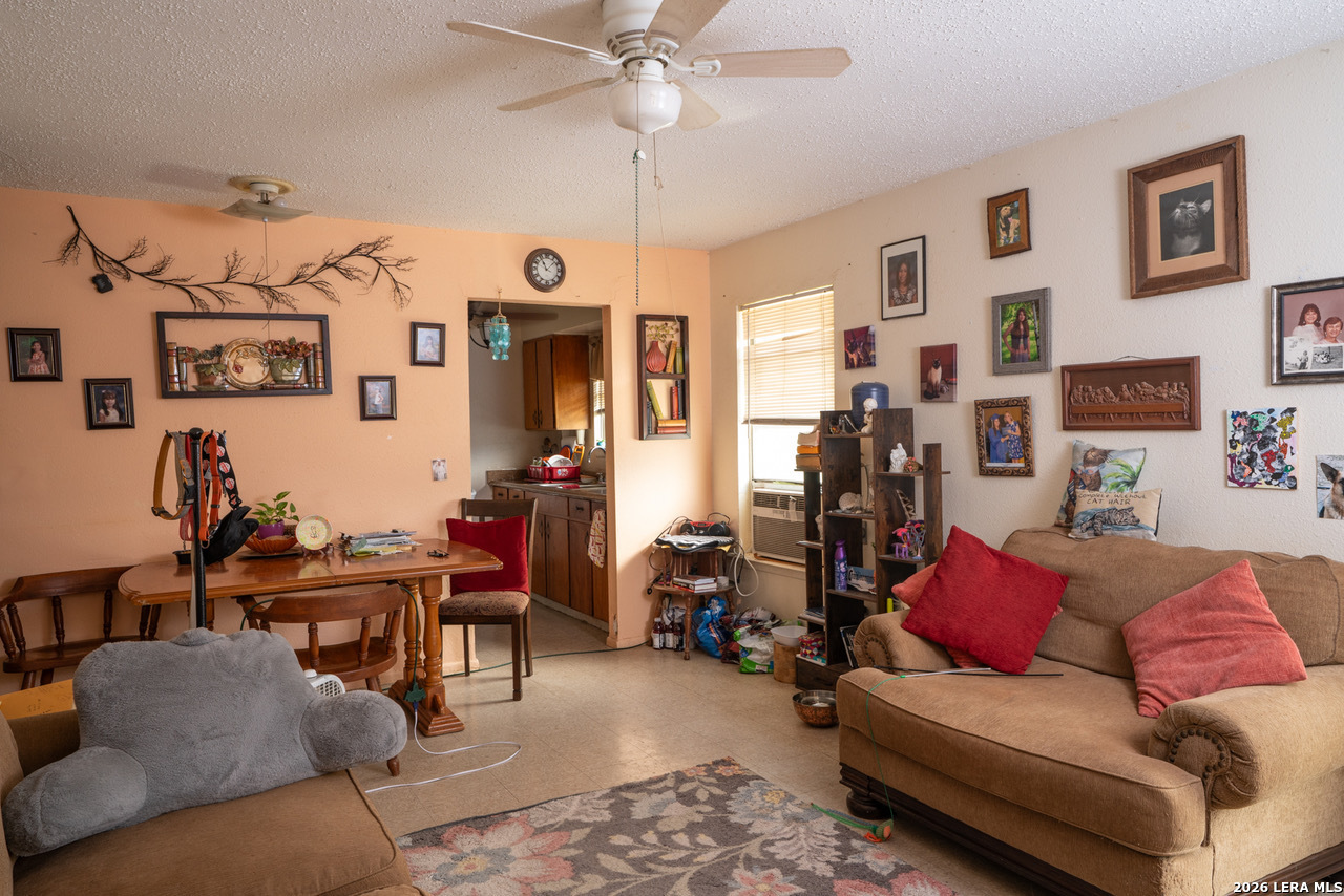 300/302 Koch Schertz TX 78154