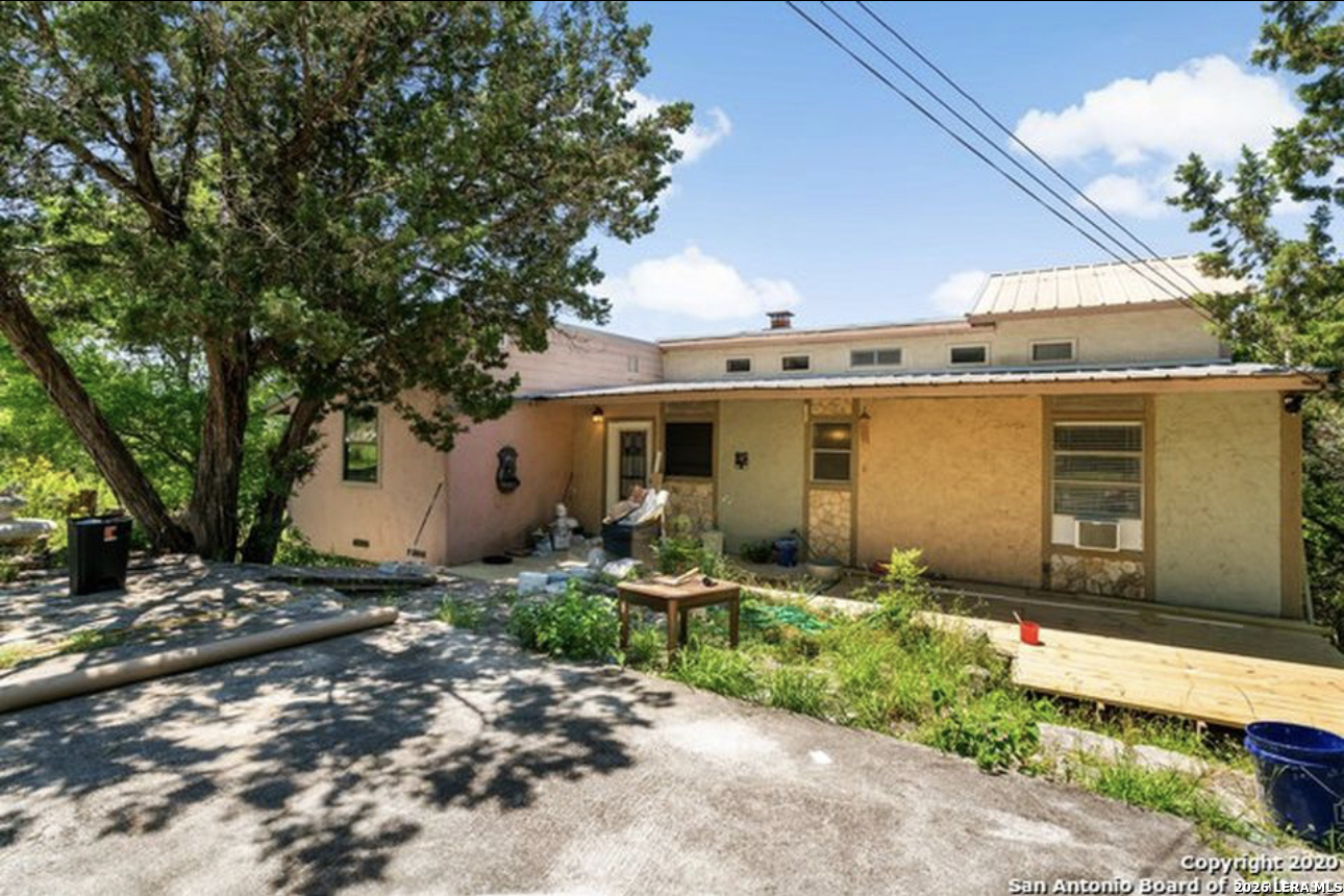 1103 Rockmoor Canyon Lake TX 78133