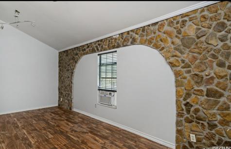 1103 Rockmoor Canyon Lake TX 78133