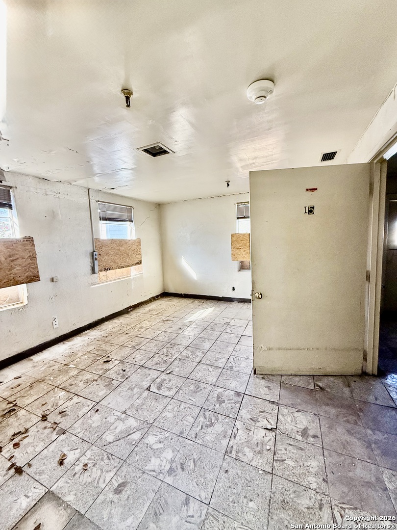 325 E Locust San Antonio TX 78212
