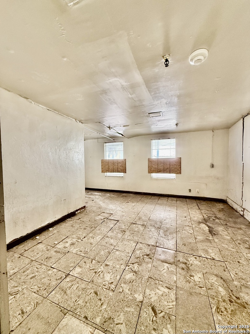 325 E Locust San Antonio TX 78212