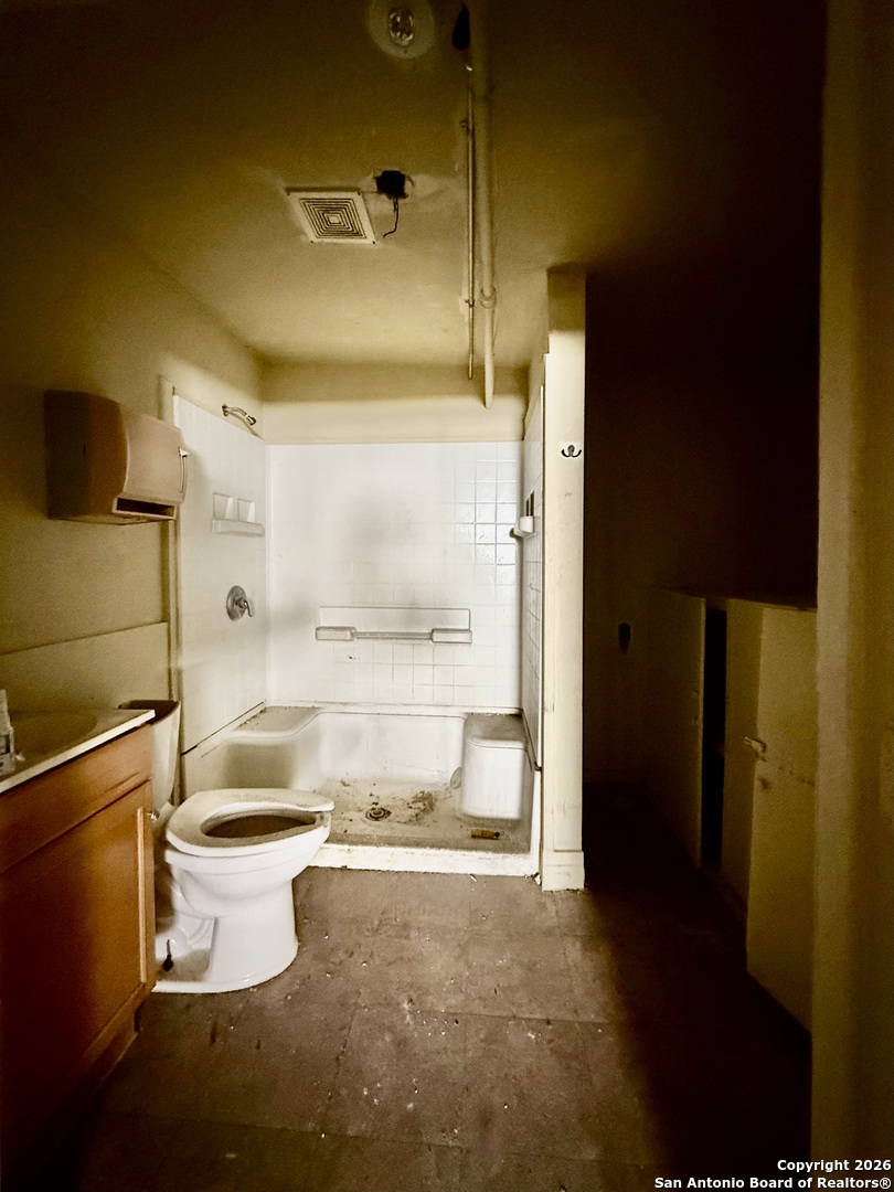 325 E Locust San Antonio TX 78212