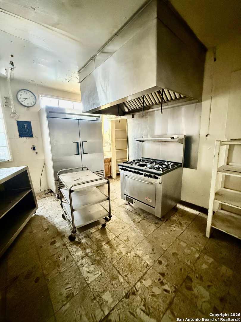 325 E Locust San Antonio TX 78212