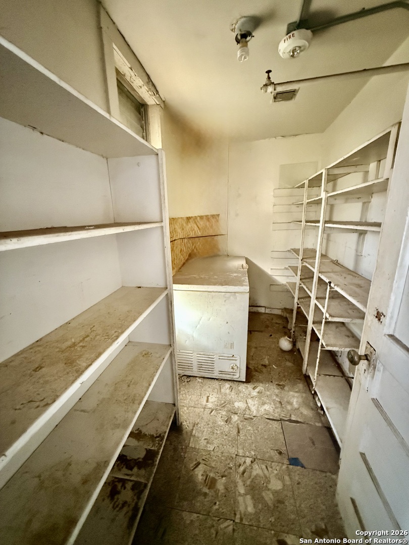 325 E Locust San Antonio TX 78212