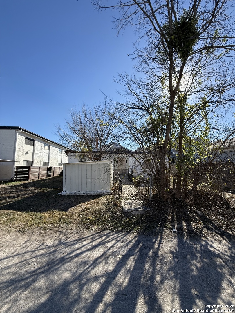 325 E Locust San Antonio TX 78212
