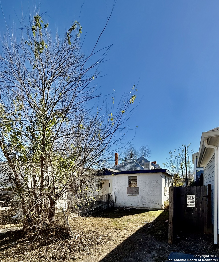 325 E Locust San Antonio TX 78212