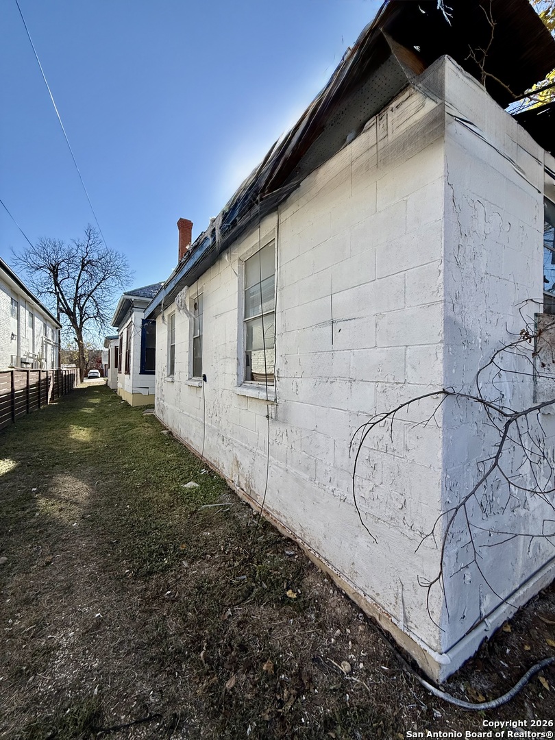 325 E Locust San Antonio TX 78212