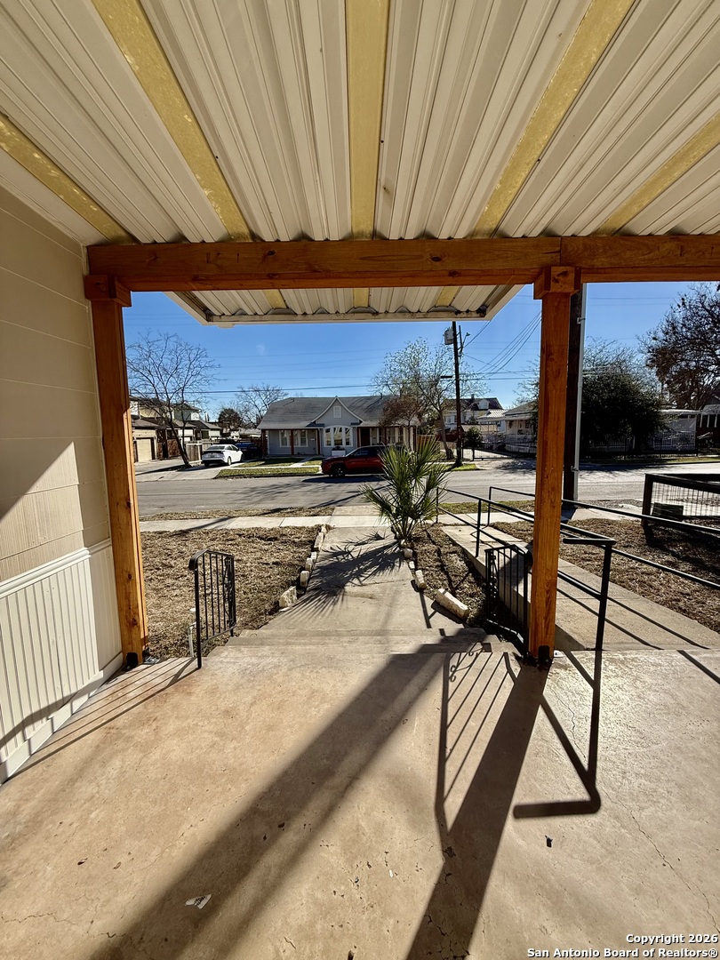 325 E Locust San Antonio TX 78212