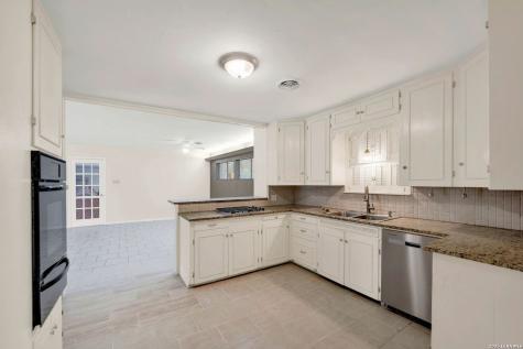 801 26th Street Hondo TX 78861