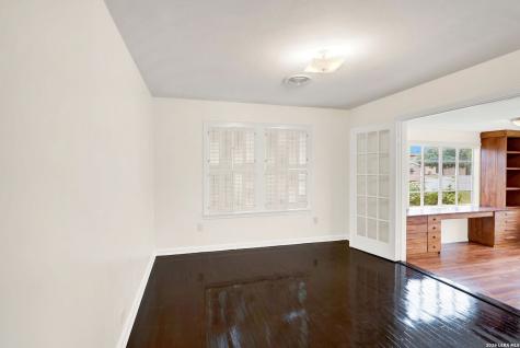 801 26th Street Hondo TX 78861