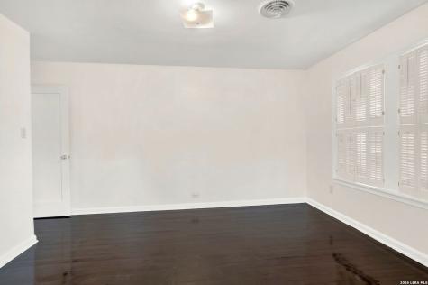 801 26th Street Hondo TX 78861