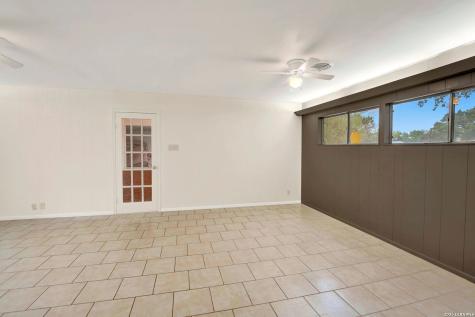 801 26th Street Hondo TX 78861
