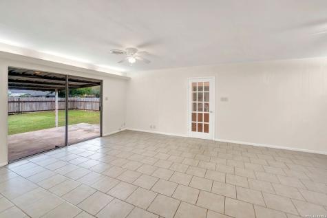 801 26th Street Hondo TX 78861