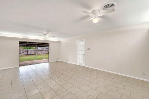 801 26th Street Hondo TX 78861