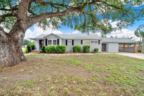 801 26th Street Hondo TX 78861
