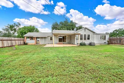 801 26th Street Hondo TX 78861