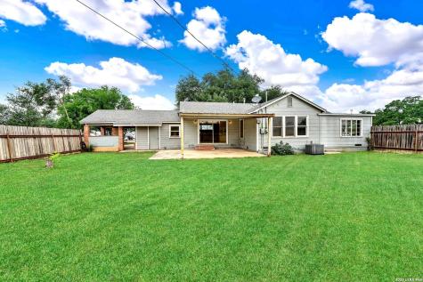 801 26th Street Hondo TX 78861
