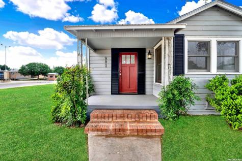 801 26th Street Hondo TX 78861
