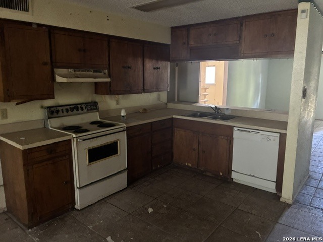 135 Avenida Juarez Brackettville TX 78832