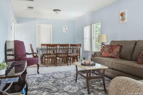 1117 Standish Floresville TX 78114
