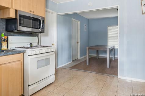1117 Standish Floresville TX 78114