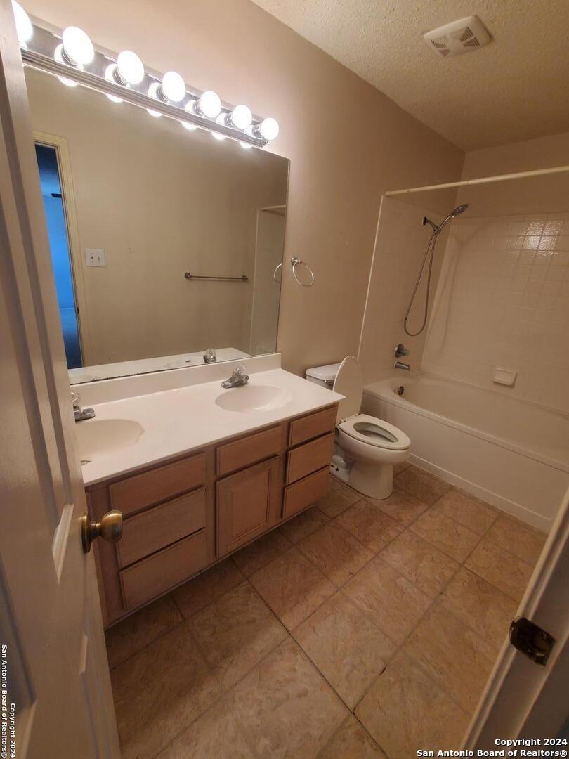 9615 Addersly Drive San Antonio TX 78254