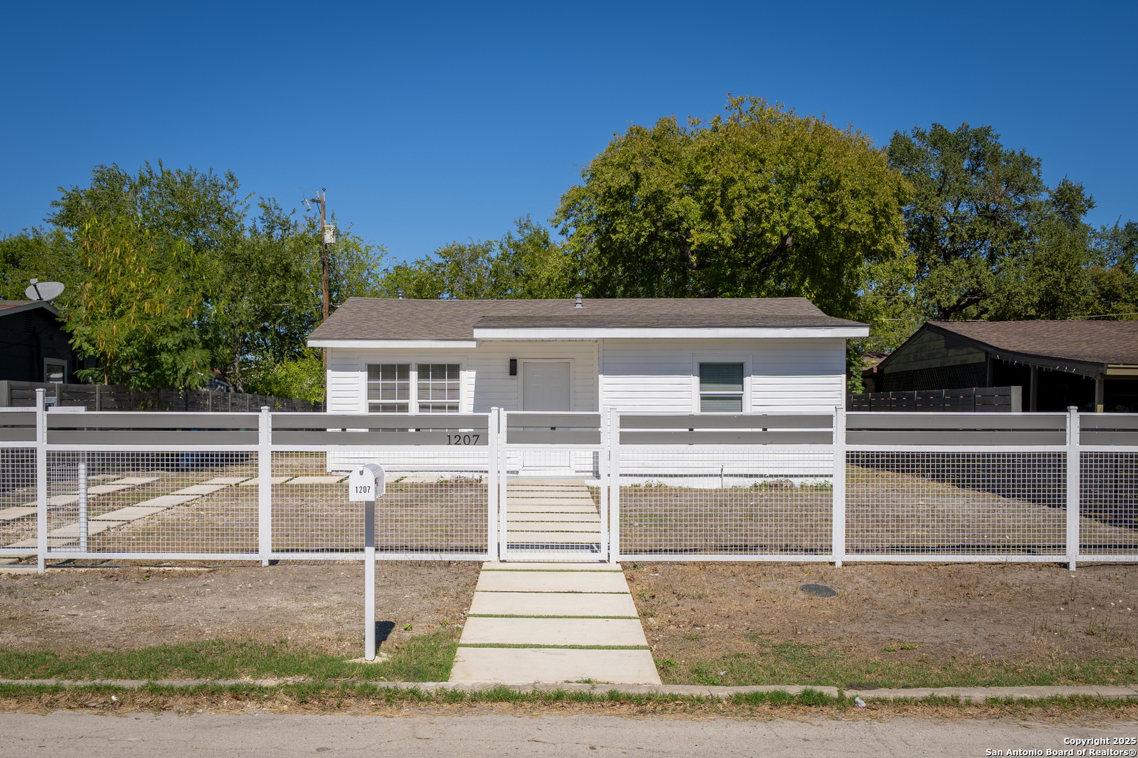 1207 W Gerald A San Antonio TX 78211