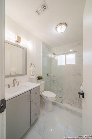 1207 W Gerald A San Antonio TX 78211
