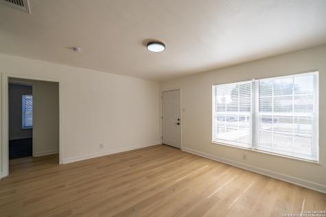 1207 W Gerald A San Antonio TX 78211